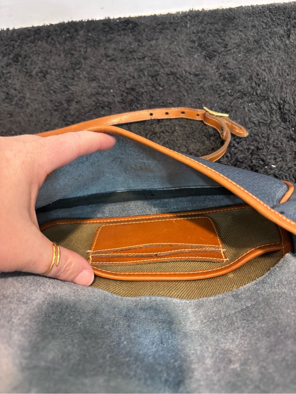 Vintage Dooney & Bourke All Weather Leather Over & Under Tack Navy British tan - Picture 7 of 9